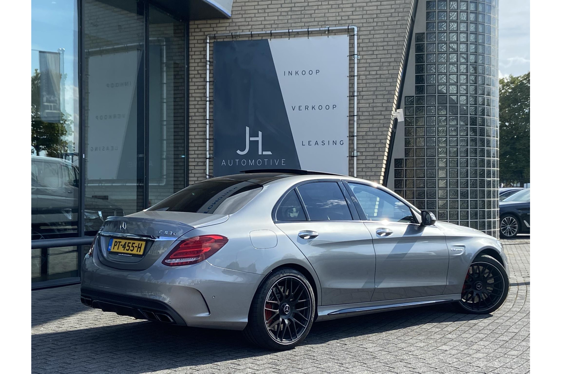 Mercedes-Benz C-Klasse C63S C63 63 S AMG*HUD*IWC*PANO*LED*CARBON*DISTR+